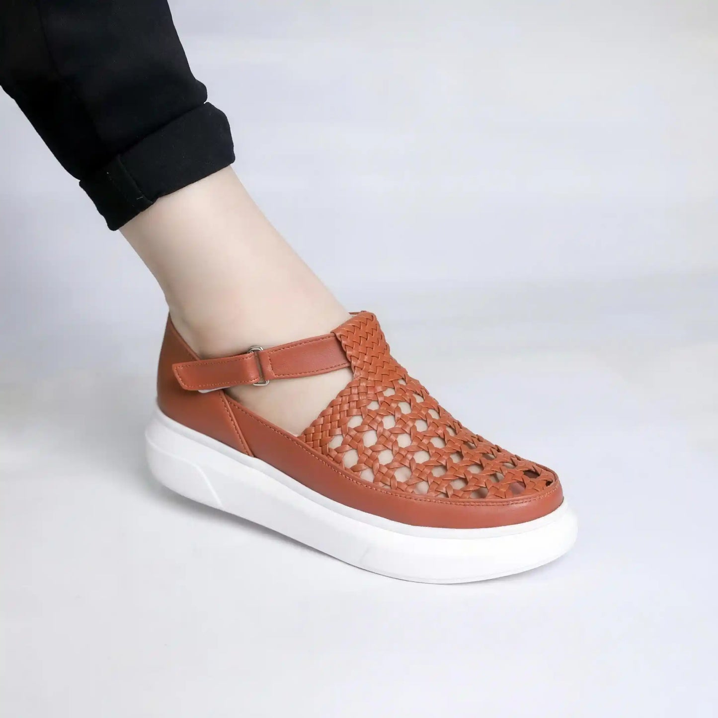 Amara Woven Glide R905