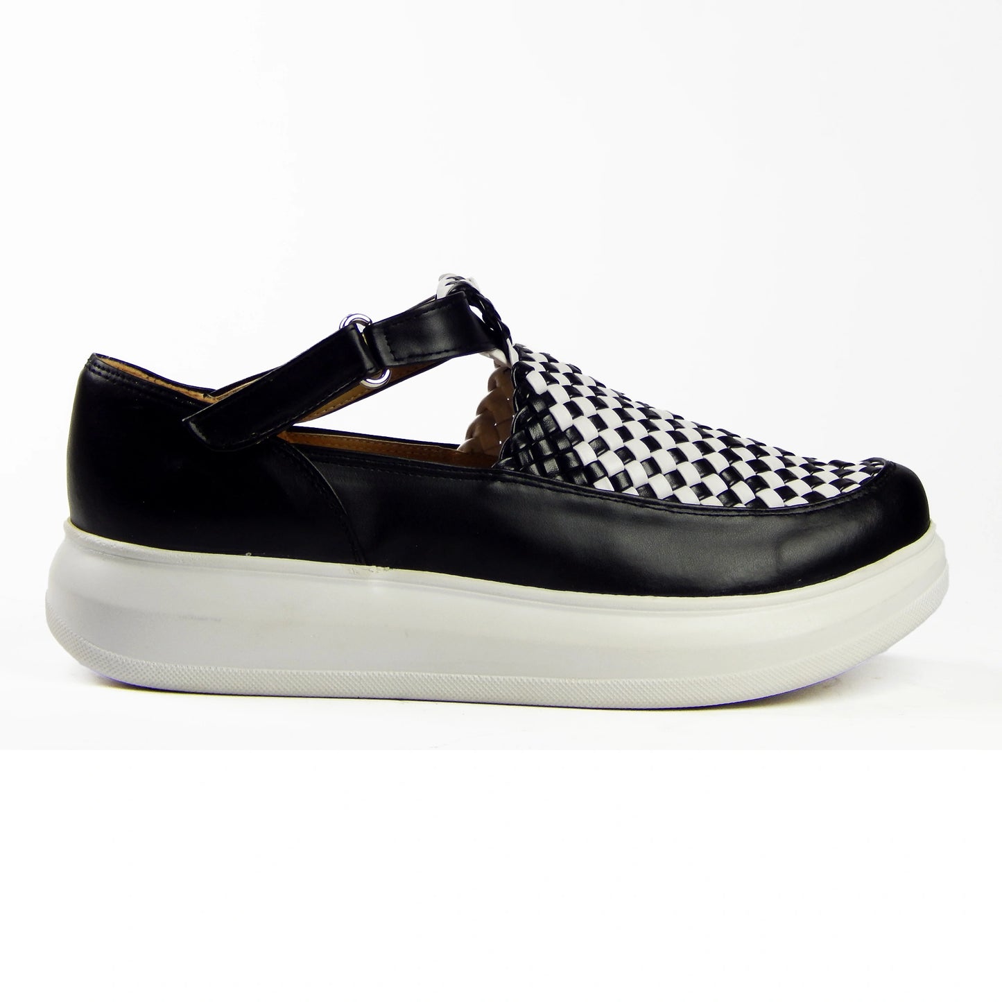 Handwoven Closed Sneakers R901